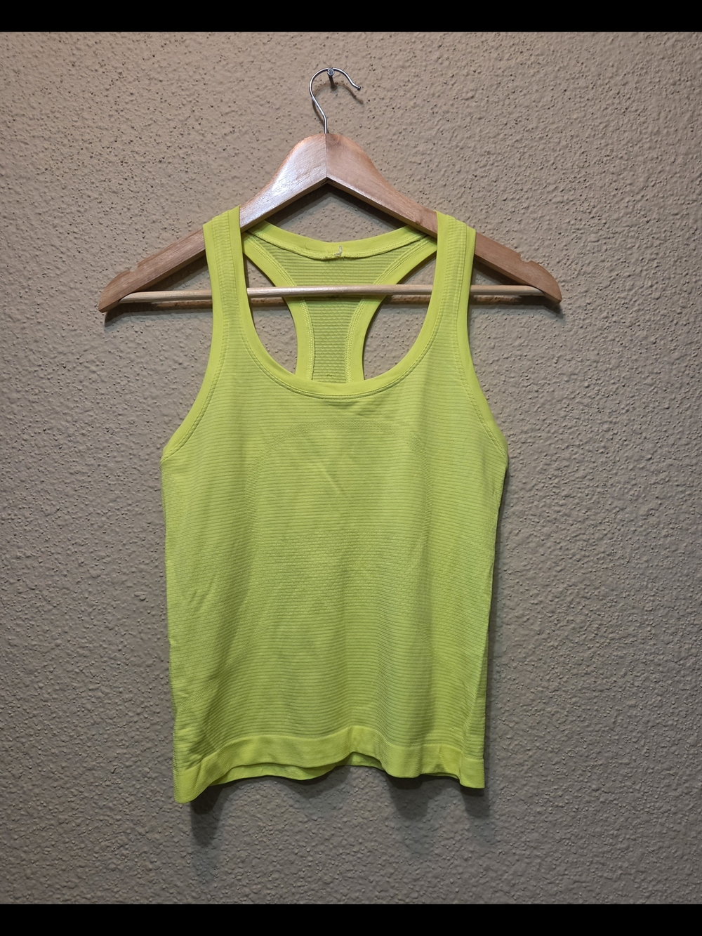 Lululemon Tank Top Womens 4 Racerback Lightweight Stretch Gym
